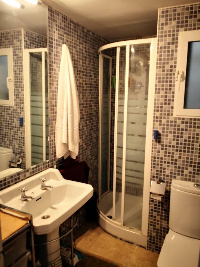 Habitación en casa particular Apartamento Soleado Plaza Escultor Frechina